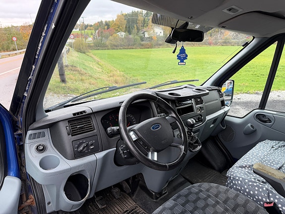 Ford Transit 300S Van 6 of 7
