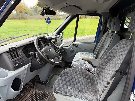 Ford Transit 300S Van 5 of 7