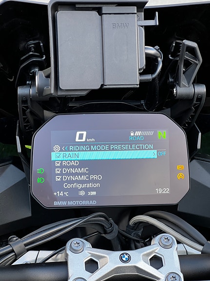 BMW S 1000 XR 21 of 30