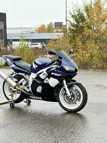 Yamaha YZF-R6 15 of 20