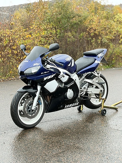 Yamaha YZF-R6 4 of 20