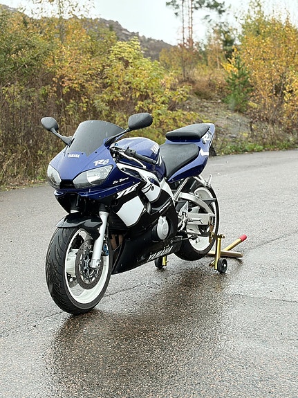 Yamaha YZF-R6 3 of 20