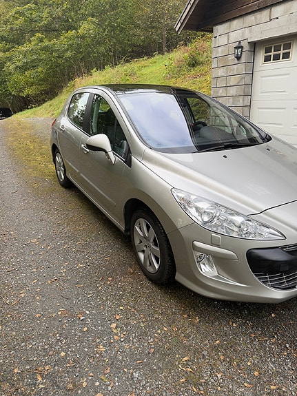 Peugeot 308 4 of 30