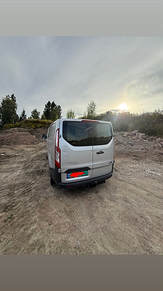 Ford Transit Custom 290L 2 of 11
