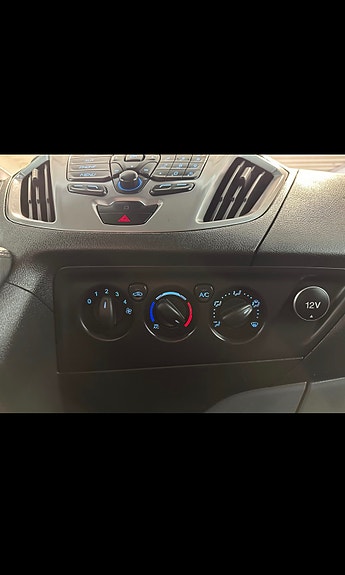 Ford Transit Custom 290L 9 of 11