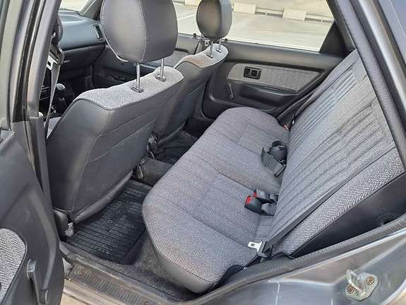 Toyota Corolla 9 of 11