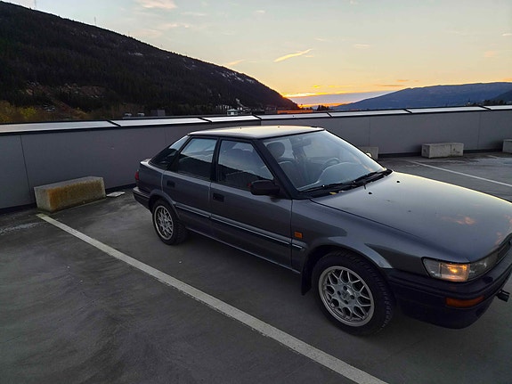 Toyota Corolla 3 of 11