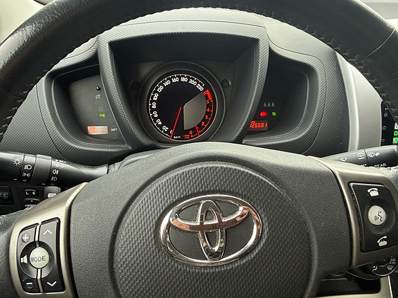 Toyota Urban Cruiser 30 of 30