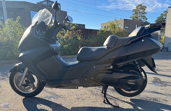 Honda FJS 600 Silver Wing 2 of 10