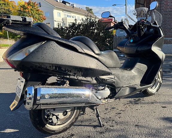 Honda FJS 600 Silver Wing 6 of 10