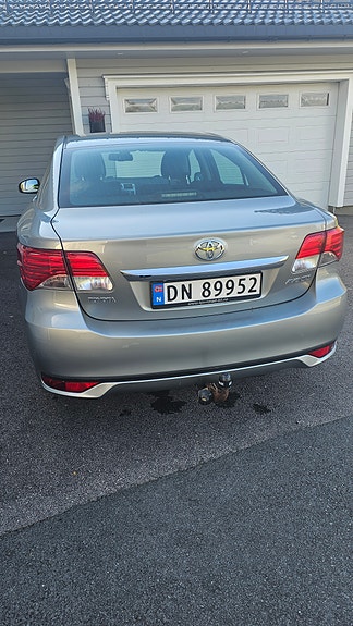 Toyota Avensis 2 of 11