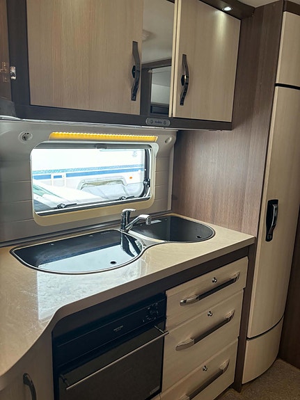 Hobby Prestige 720 UKFE med spikertelt 10 of 30