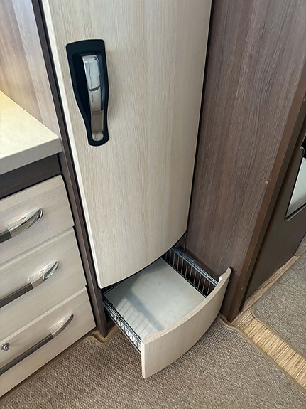 Hobby Prestige 720 UKFE med spikertelt 11 of 30
