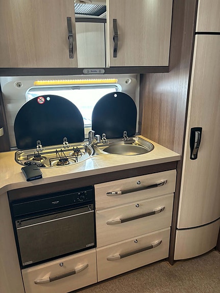 Hobby Prestige 720 UKFE med spikertelt 14 of 30