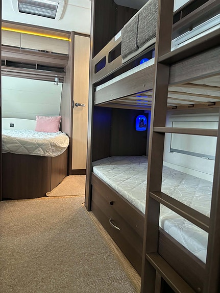 Hobby Prestige 720 UKFE med spikertelt 21 of 30