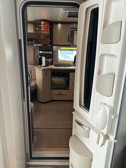 Hobby Prestige 720 UKFE med spikertelt 29 of 30