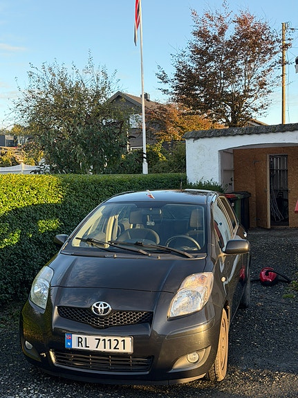 Toyota Yaris 20 of 22