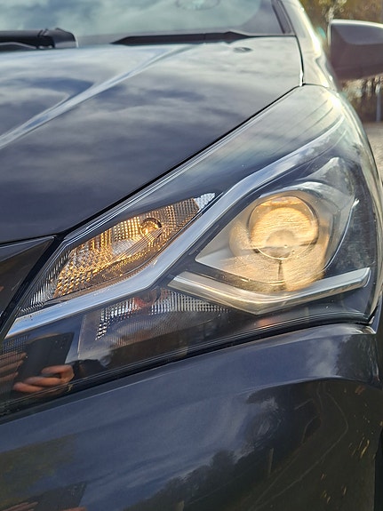 Toyota Yaris 8 of 28