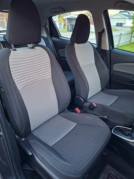 Toyota Yaris 17 of 28