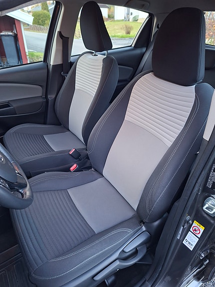 Toyota Yaris 16 of 28
