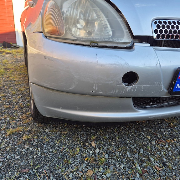 Toyota Yaris 10 of 18