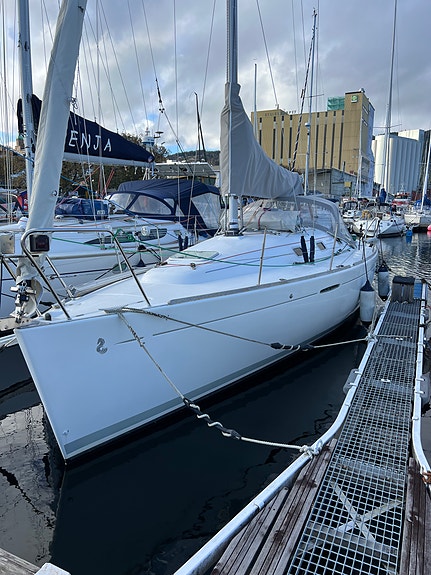 Beneteau First 31.7 med ny motor fra 2022 selges 2 of 30