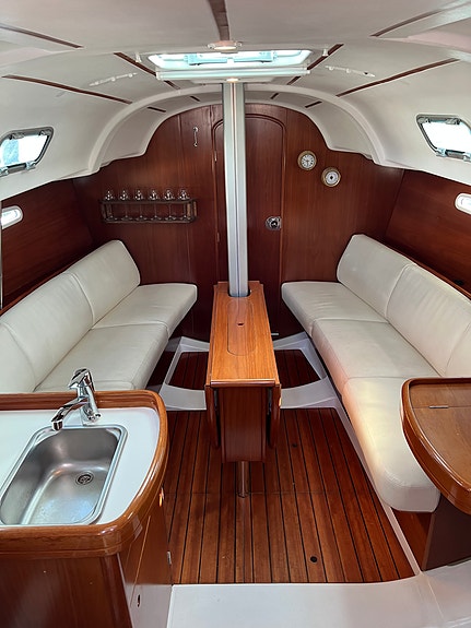 Beneteau First 31.7 med ny motor fra 2022 selges 19 of 30