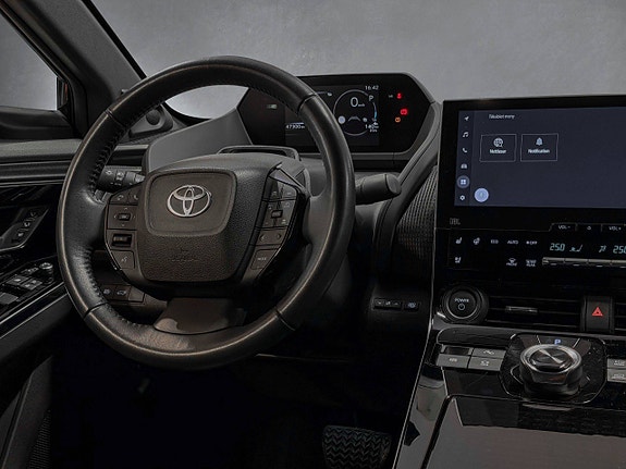 Toyota bZ4X 15 of 28