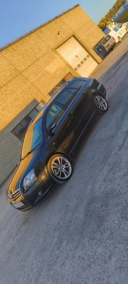 Toyota Avensis 7 of 14