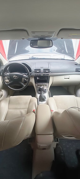 Toyota Avensis 10 of 14
