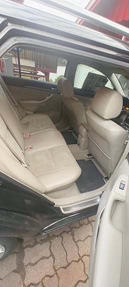 Toyota Avensis 11 of 14