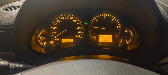 Toyota Avensis 13 of 14