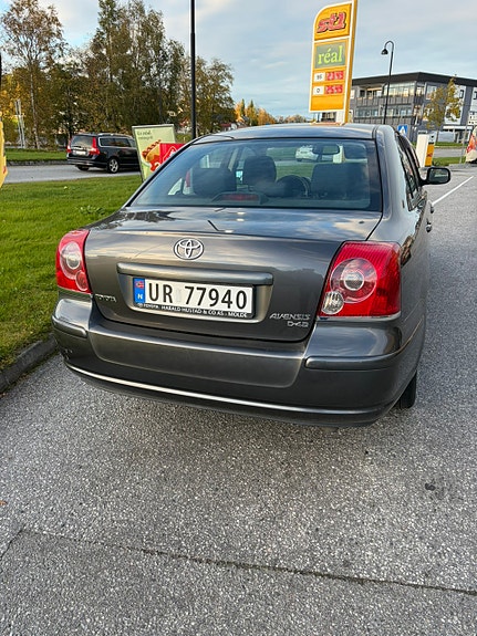 Toyota Avensis 5 of 7
