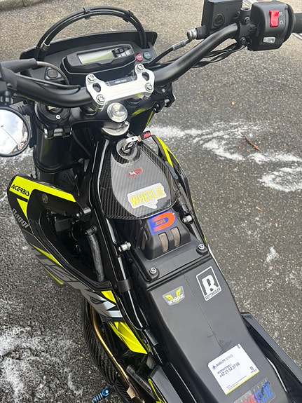 Husqvarna 701 Supermoto 12 of 23