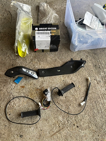 Husqvarna 701 Supermoto 18 of 23