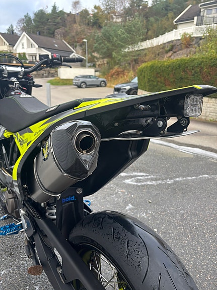 Husqvarna 701 Supermoto 6 of 23