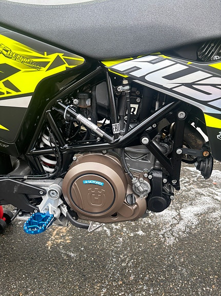 Husqvarna 701 Supermoto 10 of 23