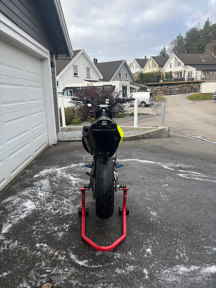 Husqvarna 701 Supermoto 4 of 23