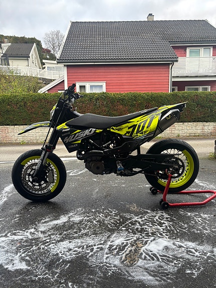 Husqvarna 701 Supermoto 2 of 23
