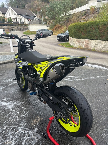 Husqvarna 701 Supermoto 5 of 23