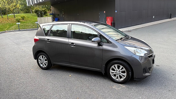 Toyota Verso-S 6 of 28