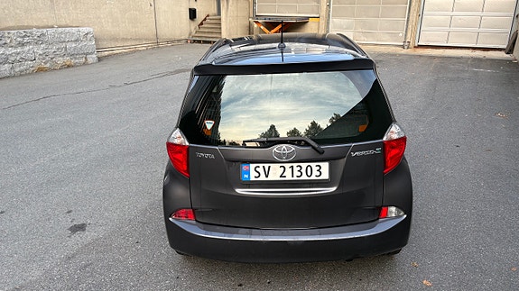 Toyota Verso-S 9 of 28