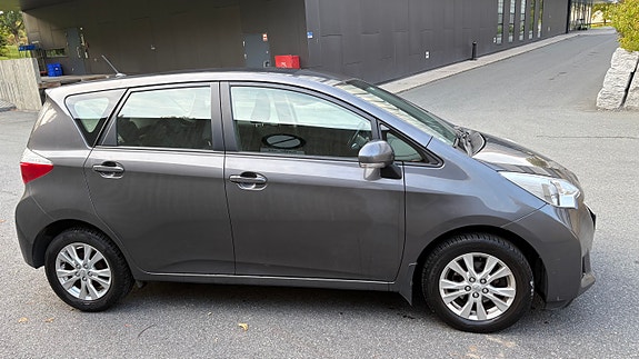 Toyota Verso-S 7 of 28