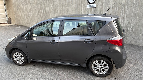 Toyota Verso-S 11 of 28