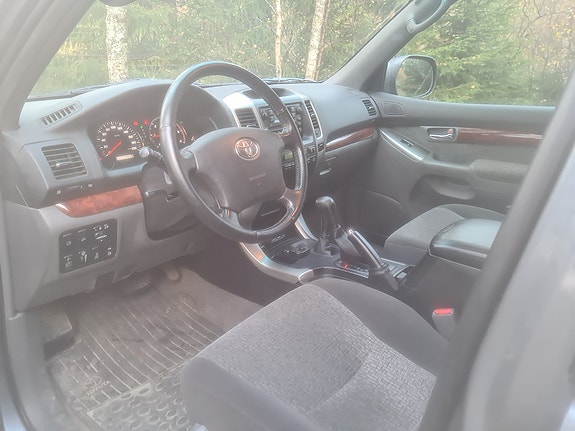 Toyota Land Cruiser 4 of 22