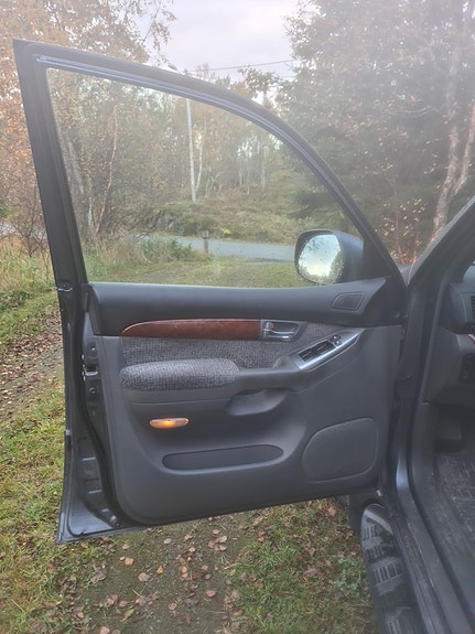 Toyota Land Cruiser 5 of 22