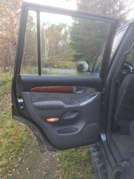 Toyota Land Cruiser 7 of 22