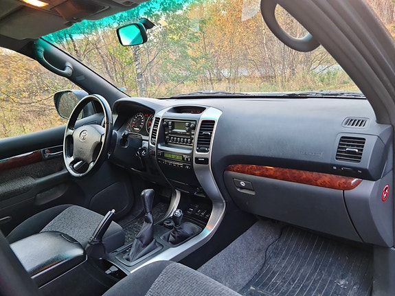 Toyota Land Cruiser 16 of 22
