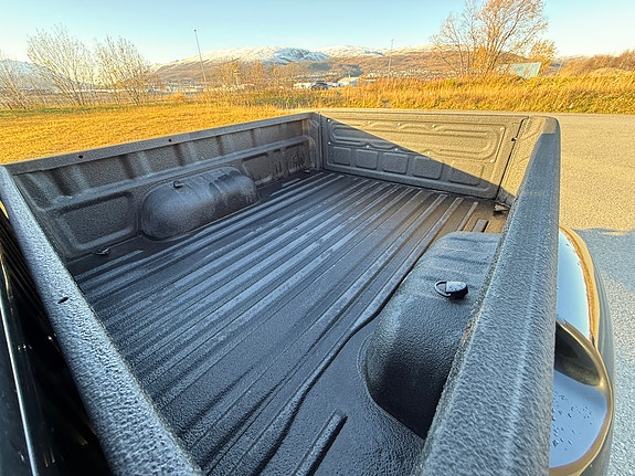 Toyota HiLux 22 of 30
