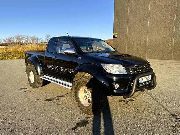 Toyota HiLux 7 of 30